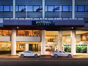Pullman Sydney Hyde Park - Room Features and Amenities