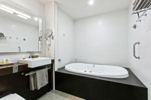 Quality Inn Heritage on Lydiard - Guest Ratings and Reviews