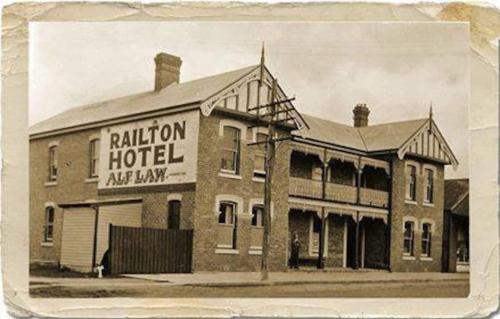 Railton Hotel - Guest Ratings and Feedback