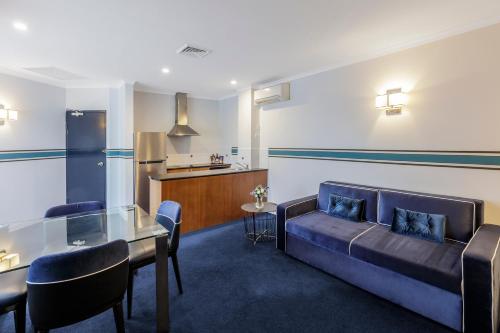 Ramada Diplomat Canberra - Dining Options