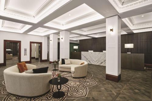 Rendezvous Hotel Melbourne Review - Convenient Location and Accessibility
