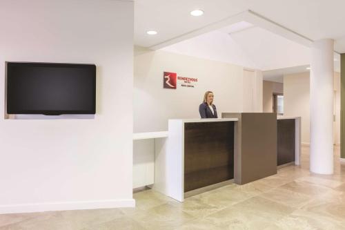 Rendezvous Hotel Perth Central - Guest Services and Amenities