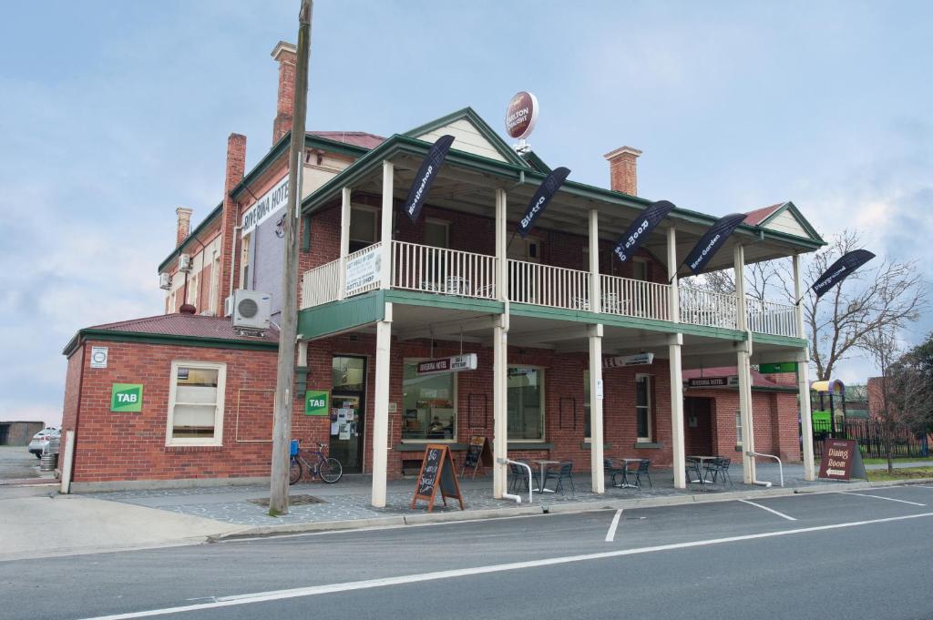 Riverina Hotel - Dining Experience