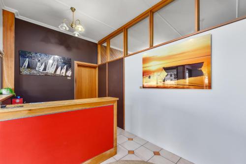 Robe Central Motel - Room Features and Amenities