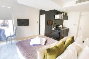 Room Home Stay - Guest Reviews and Ratings