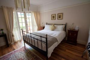 Rosebridge House Bed & Breakfast Adult Retreat - Luxury Room Amenities