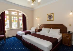 Royal Palace - Dining and Amenities