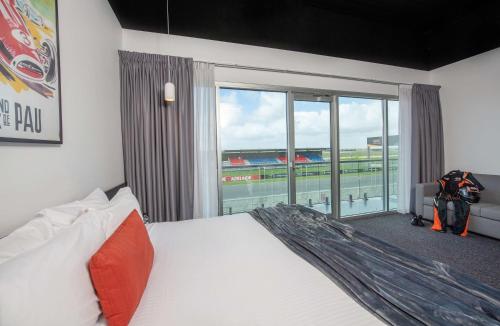 Rydges Pit Lane - Accommodation Options