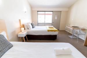 Six Degrees Motel - Guest Ratings and Feedback