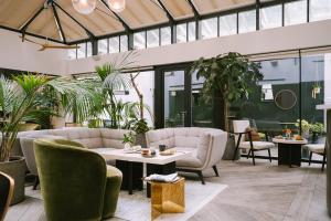 Sonder Chelsea Green - Amenities and Services