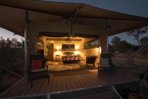 Squeakywindmill Boutique Tent B&B - Outdoor Fireplace and Stargazing