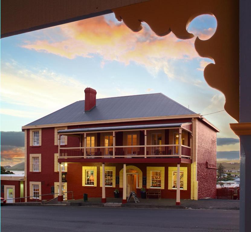 Stanley Hotel & Apartments Review