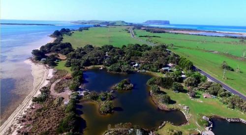 Stanley Lakeside Spa Cabins - Guest Experience Highlights