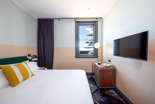 Stay at Hotel Steyne - Facilities and Services