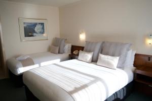 SureStay Hotel by Best Western The Clarence on Melville - Guest Experiences and Reviews