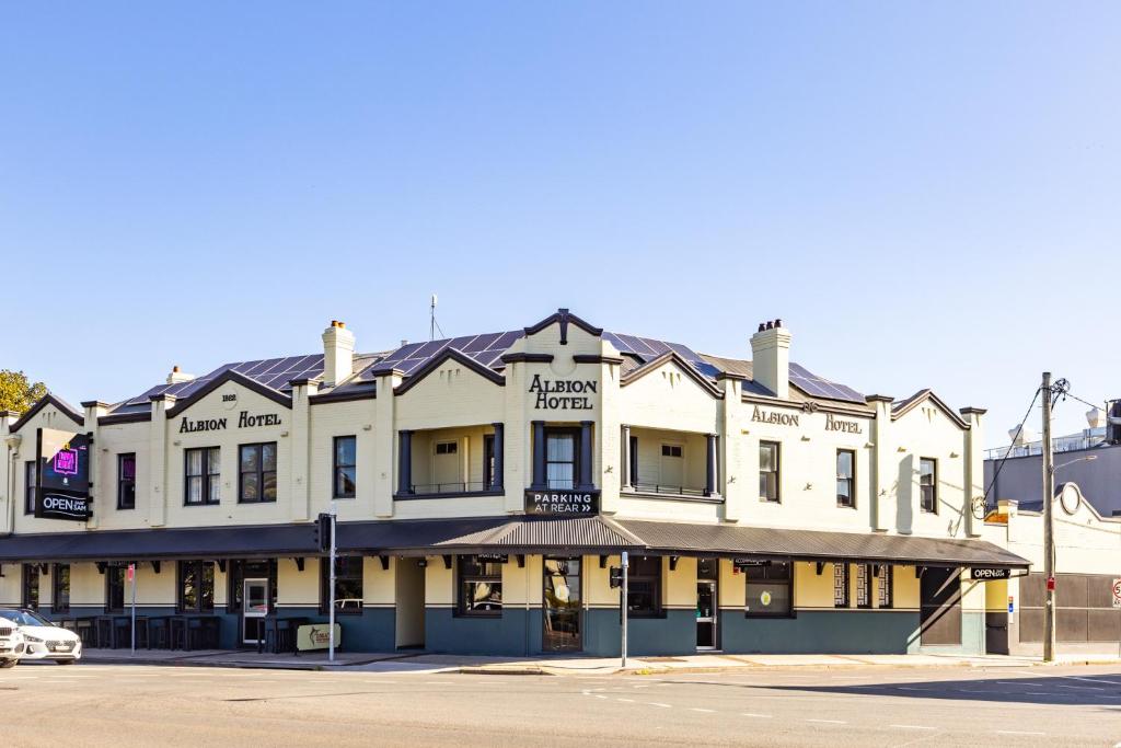 The Albion Hotel Review