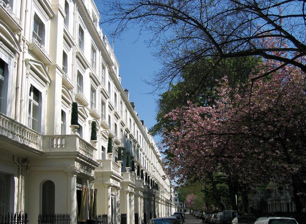 The Caesar Hotel Review