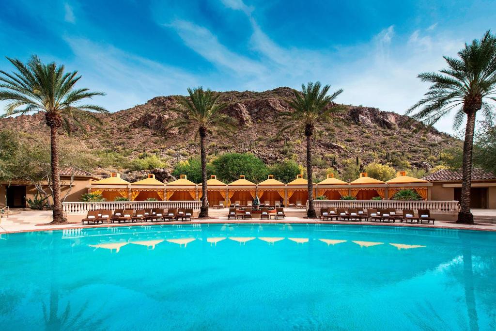 The Canyon Suites at The Phoenician, a Luxury Collection Resort, Scottsdale - Culinary Delights Await