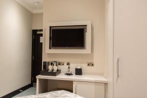 The Crescent Hyde Park - Room Options