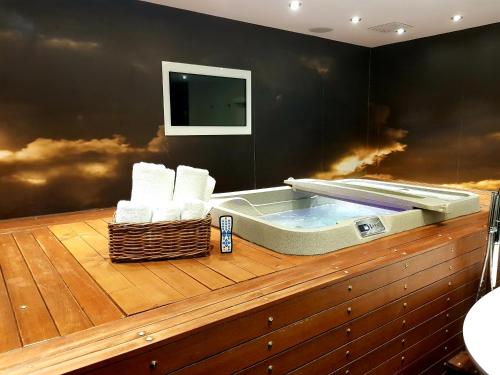 The Exhibitionist Hotel - Guest Reviews and Experiences