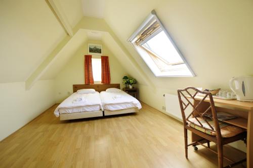 The Golden Carp - Accommodation Options and Amenities