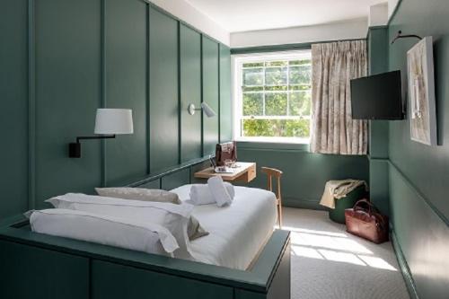 The Goodenough Hotel London - Facilities and Amenities
