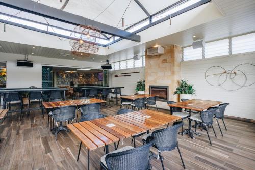 The Lakes Hotel - Amenities and Facilities