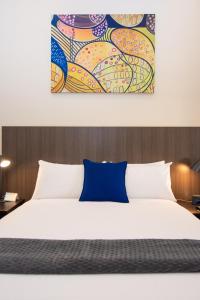 The Mile End Hotel - Dining and On-Site Facilities