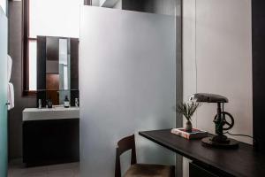 The Old Clare Hotel, Independent Collection by EVT - Room Amenities