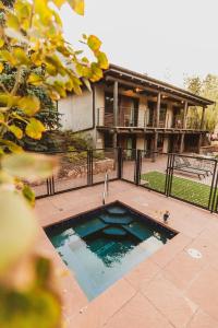 The Outlook Lodge - Rooms and Amenities