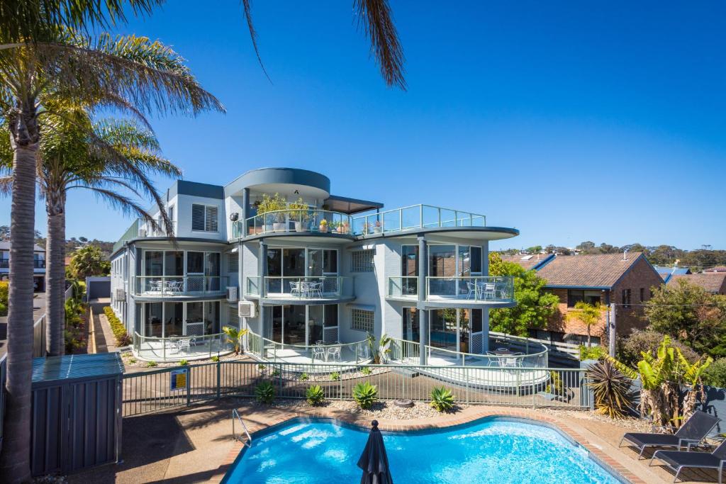 The Palms Apartments Review