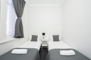 The Parade Hotel - Payment and Deposit