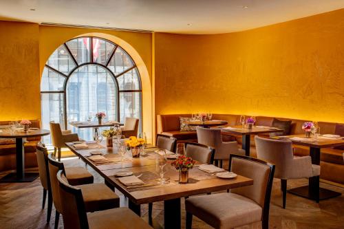 The Peninsula New York - Dining Options