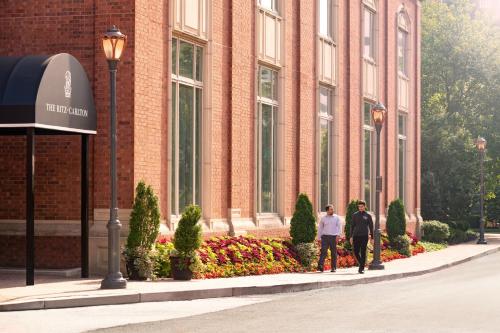 The Ritz-Carlton, St. Louis - Dining Options
