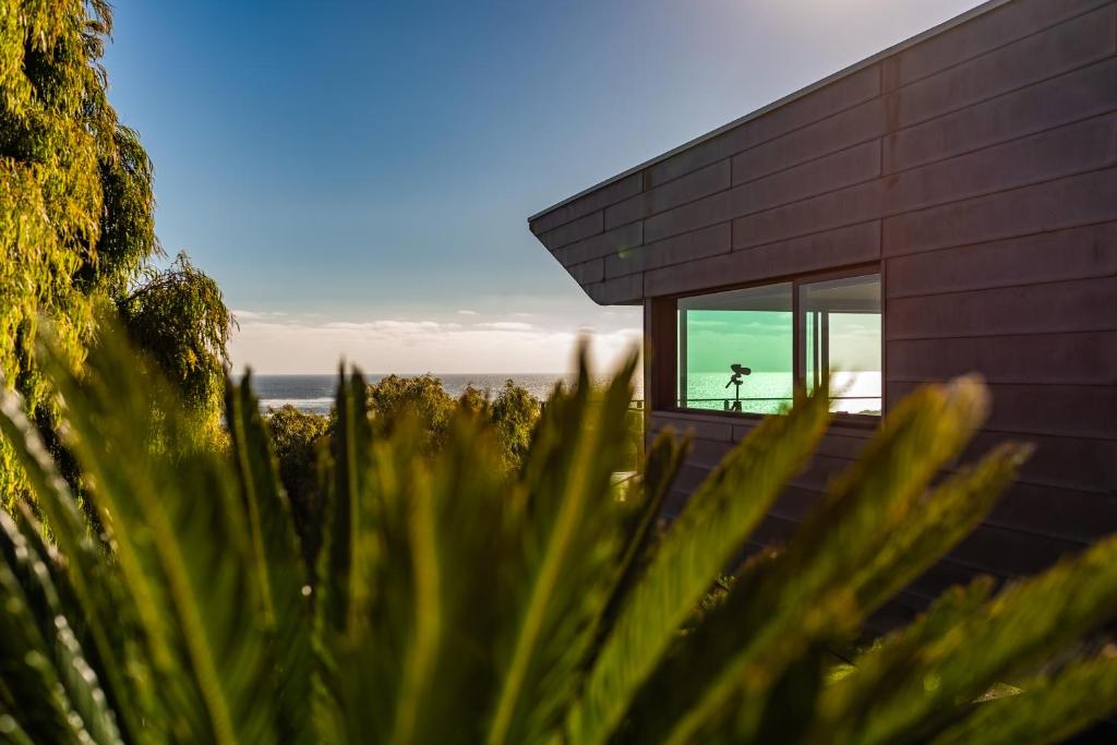 The Roozen Residence Review