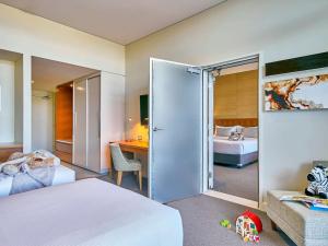 The Sebel Mandurah - Dining and Amenities