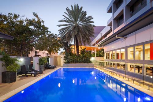 The Smith Hotel Darwin - Dining and On-site Facilities