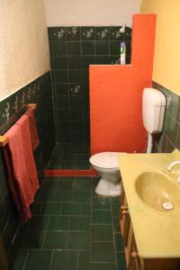 The Underground Motel - Amenities and Services