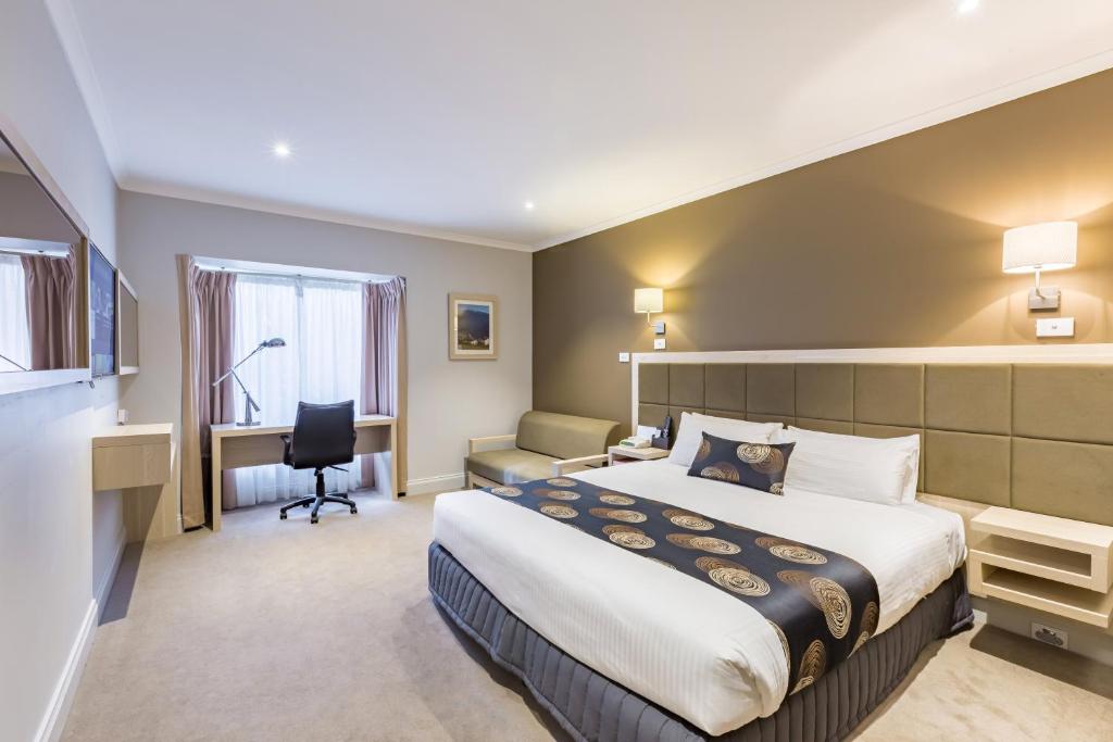 The Waverley International Hotel Review