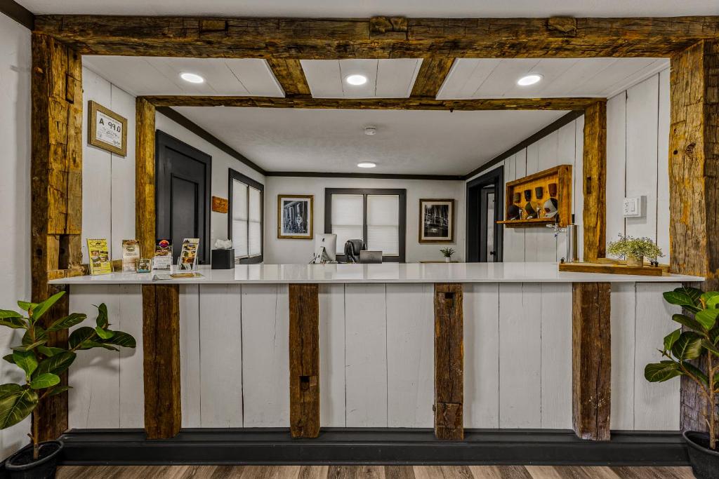 The Wells Cashiers - Room Types and Amenities