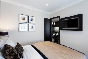 The Westbourne Hyde Park - Concierge and Guest Services