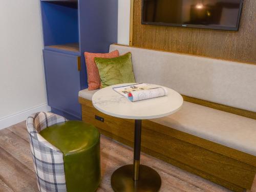 The Woodrose- NEWLY RENOVATED - Amenities and Facilities