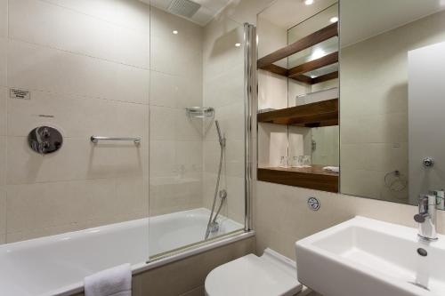 Thistle London Holborn - Room Amenities and Facilities