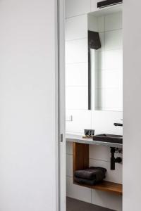 Timber Door Luxury Accommodation Geelong - Cleanliness and Comfort