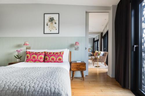 Town Hall Hotel - Shoreditch - Dining and Culinary Offerings