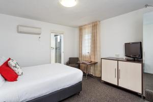 Townhouse Hotel - Hotel Overview and Location