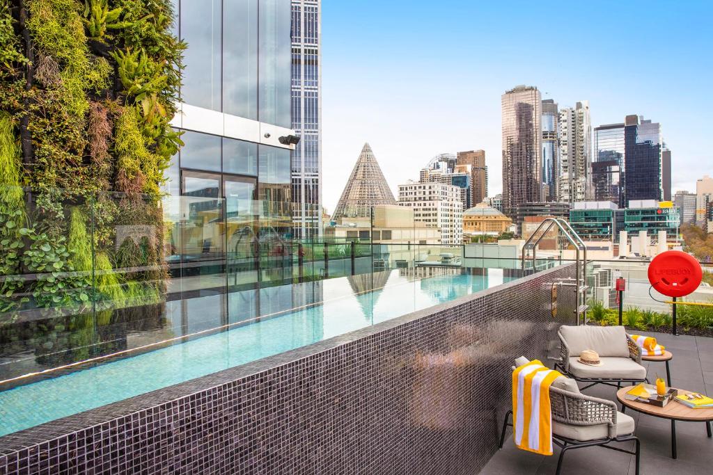 Voco Melbourne Central Review - Dining and Culinary Offerings