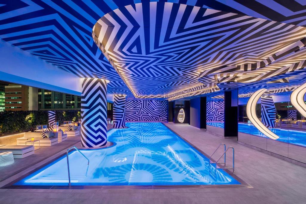W Brisbane Review