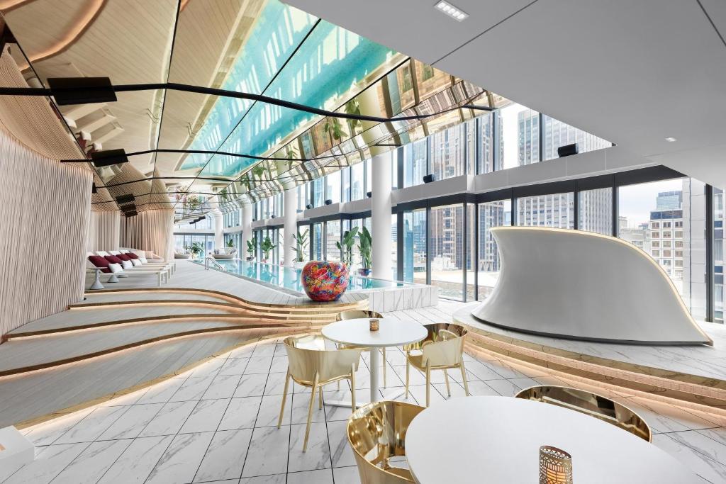 W Melbourne Hotel Review