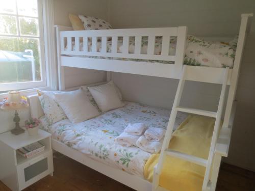 Walnut Cottage via Leongatha - Guest Reviews and Ratings